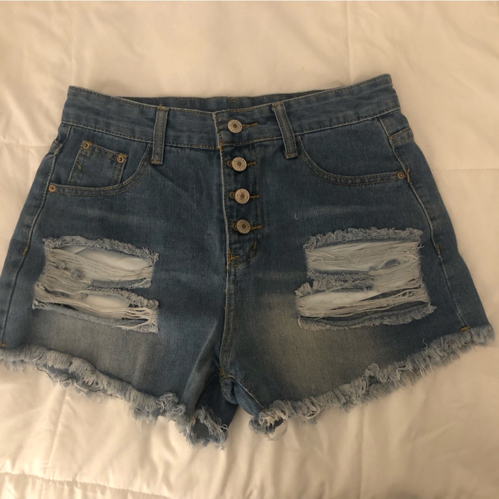 Distressed button fly frayed hem denim shorts size M